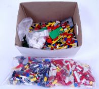 LEGO: A box of approx 3kg of vintage 1970's (and other era) Lego bricks and pieces - base plates,