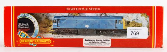 HORNBY: An original Hornby 00 gauge railway trainset locomotive R326 Diesel loco.