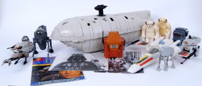 STAR WARS: A collection of assorted loose vintage Star Wars toys / playsets to include; X Wing,