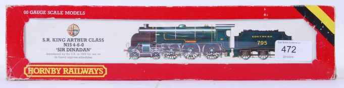 HORNBY: An original Hornby 00 gauge railway trainset locomotive R154 SR Loco Sir Dinadan.