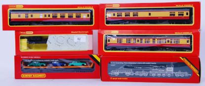 HORNBY: A collection of assorted Hornby 00 gauge railway trainset boxed carriages to include R23,