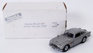 JAMES BOND ASTON MARTIN: An original Danbury Mint precision diecast James Bond 007 1:24 scale model
