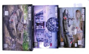 MEGA BLOKS: A collection of 3x Mega Bloks ' Call Of Duty ' building block sets (Lego style).