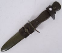 COMBAT DAGGER: