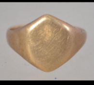 A hallmarked 9ct gold signet ring. Hallmarked Birmingham. Weight 3g. Size S.5.