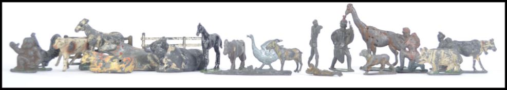 A good collection of early 20th century lead soldiers to include zoo, farm, soldiers,