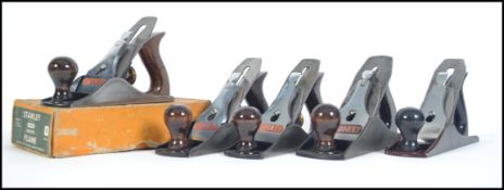 A good group of 20th century Stanley Bailey woodworking planes to include a Stanley No.