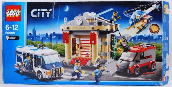 LEGO CITY: A Lego City set 'Museum Break-in' 60008.