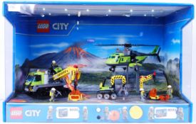 LEGO SHOP DISPLAY: An original Lego Shop Display cabinet,