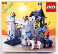LEGOLAND CASTLE: An original vintage Lego Legoland Castle 6074.