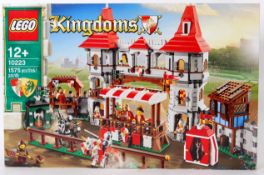 LEGO KINGDOMS: An original Lego Kingdoms set 10223 ' Joust '. Factory sealed, unused. As new.