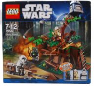 LEGO STAR WARS: Lego Set 7956 Star Wars 'Ewok Attack'.