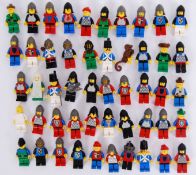 VINTAGE MINIFIGURES: A good collection of 50x vintage 1980's Lego minifigures - all Pirates /