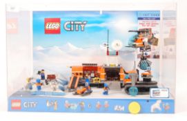 LEGO SHOP DISPLAY: An original Lego Shop Display cabinet,