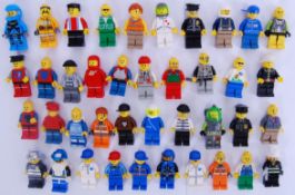 MINIFIGURES; A collection of 40x assorted Lego minifigures to include vintage, Town, Police,