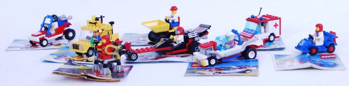 LEGOLAND: A good collection of 8x vintage 1980's Lego Legoland Town and Space sets.