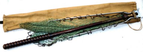 LANDING NET: Vintage Ogden Smith Reversa folding landing net, 17