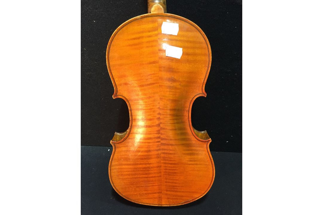 A 19th/20th century violin Bearing label for Ch. J.B. - Image 7 of 14