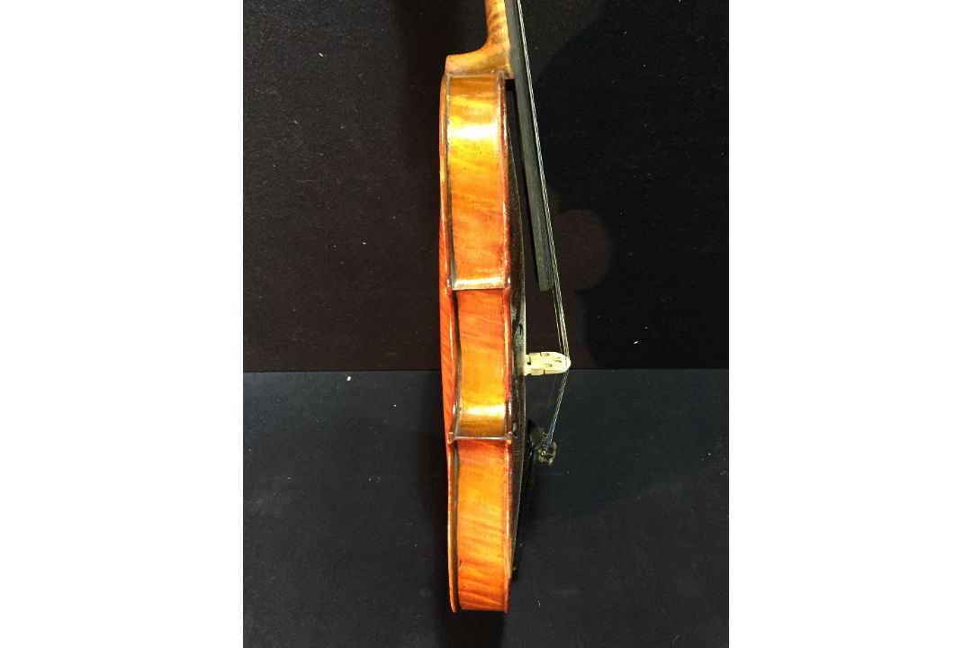 A 19th/20th century violin Bearing label for Ch. J.B. - Image 5 of 14