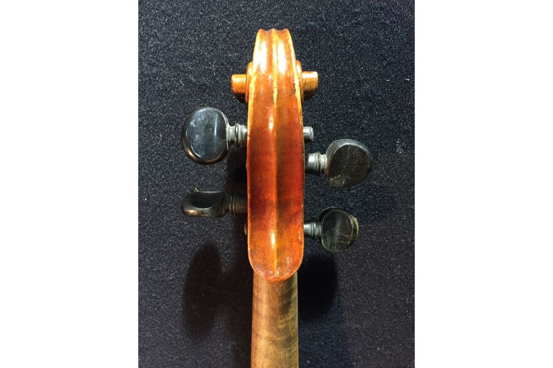 A 19th/20th century violin Bearing label for Ch. J.B. - Image 8 of 14