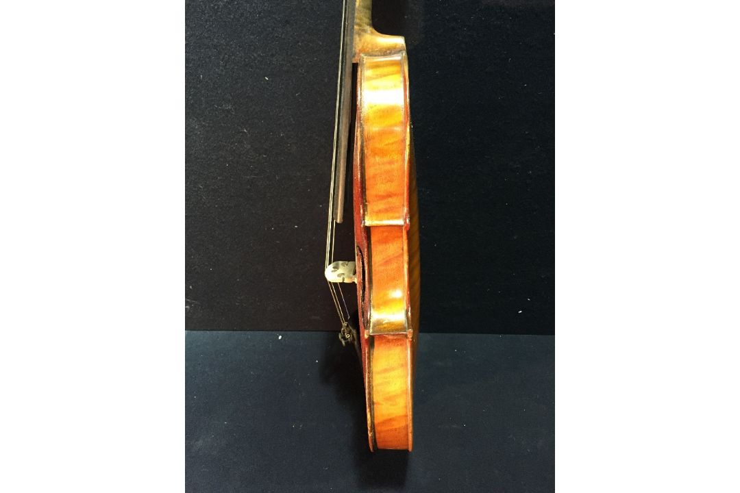A 19th/20th century violin Bearing label for Ch. J.B. - Image 9 of 14