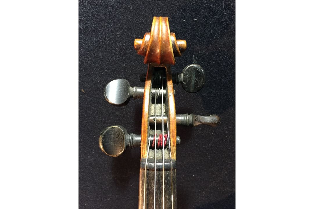 A 19th/20th century violin Bearing label for Ch. J.B. - Image 4 of 14