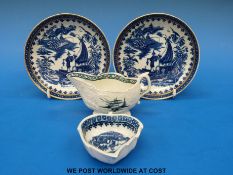 A pair of first / Dr Wall period Worcester porcelain saucers together with a wrythen moulded cream