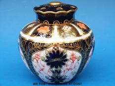 A Royal Crown Derby 1128 pattern pot pourri (11cm tall)