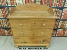 A pine chest of two over two drawers (W89cm D44cm H100cm)