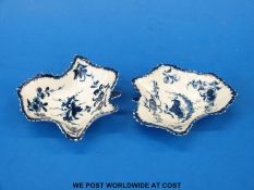 A pair of first / Dr Wall period Worcester blue and white pickle leaf dishes