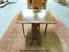 An inlaid mahogany Sutherland table (W61cm)