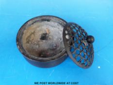 A Chinese gilt splash bronze censer with pierced cover and seal mark to base (8cm diameter)