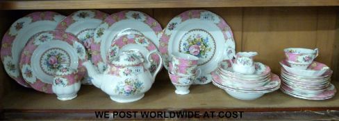 A quantity of Royal Albert 
