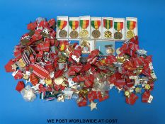 A collection of approximately 200 international / foreign military medals from various countries,