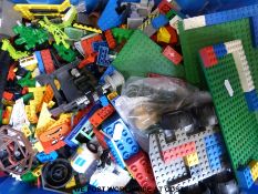 A quantity of Lego