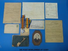 A WWI pair of medals awarded to 375691 Pte T.H.