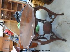 A late19th/early 20thC occasional table with undershelf.