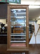 A small oak display case with shelves (W37 x D25 x H76cm)