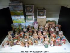 A large quantity of Lilliput Lane figures,