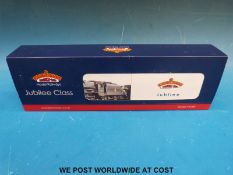 Bachmann 00 gauge Jubilee Class BR 4-6-0 locomotive and tender 45611 'Hong Kong' 31-175 in original