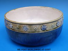 A Royal Doulton Lambeth Art Nouveau style fruit bowl (9x21cm)