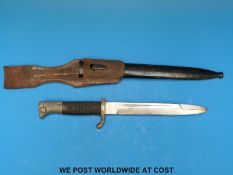 A WWII short bayonet with Robt.