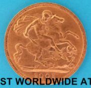 A 1901 gold half sovereign,