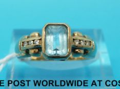 A 9ct gold ring set with a topaz (size L)