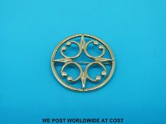 A 9ct gold Celtic brooch (13.