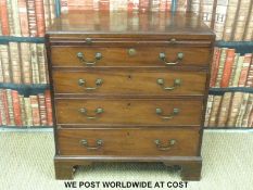 A Georgian 19thC mahogany bachelor's chest with brush slide and four graduated drawers,