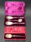 A Victorian cased hallmarked silver fruit set with scallop-shaped bowls Ldn 1885 maker William