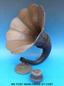 A crystal radio amplifier and horn with wooden segments