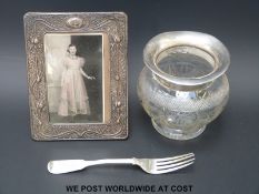 A hallmarked silver Art Nouveau photograph frame (to suit 6x4in photo) together with a Victorian
