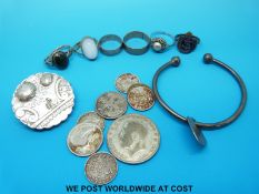 Two 9ct gold bands and a 9ct gold ring, hallmarked silver brooch, silver bracelet,